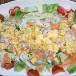 炒り卵の野菜サラダ